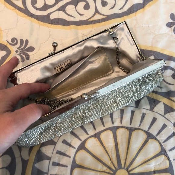 Cache Clutch - Picture 3 of 5